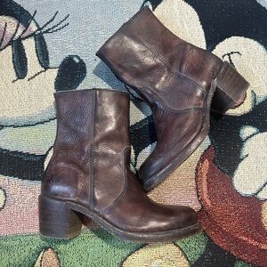 Ladies Vintage Frye Sabrina Leather Boots